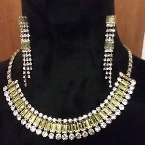 Gorgeous statement necklace and matching earrings